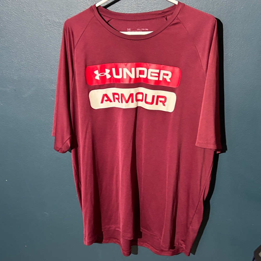 Under Armour Men's Maroon Short Sleeve Tee